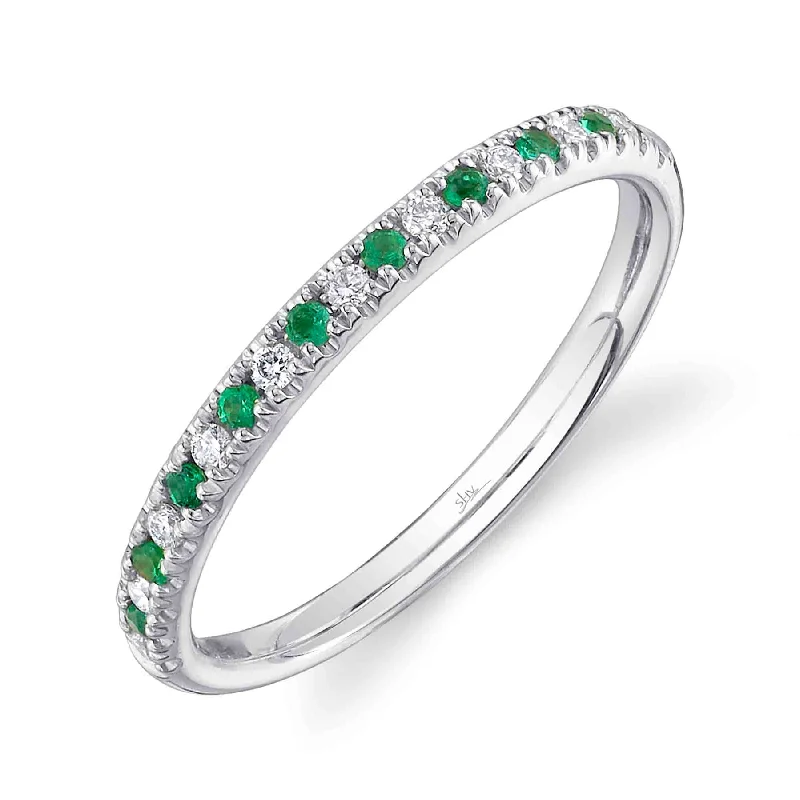 0.10CT DIAMOND & 0.10CT EMERALD BAND SC55025940