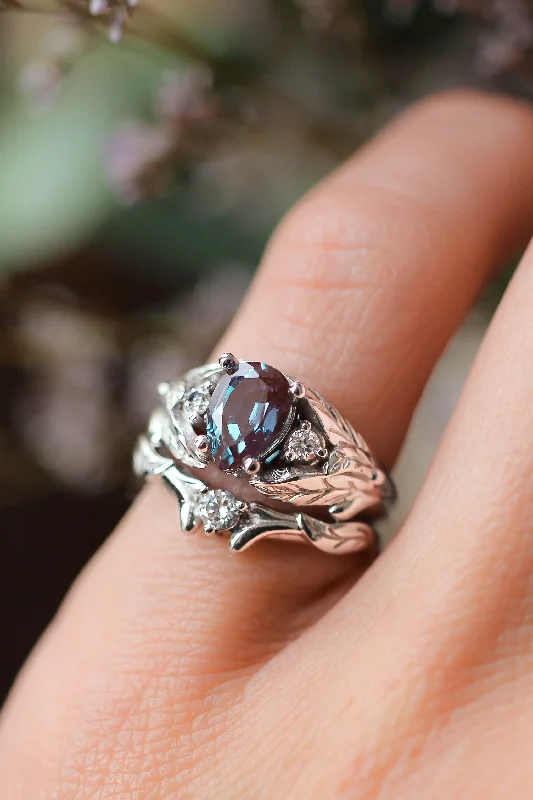 Bridal ring set with alexandrite and diamonds / Wisteria