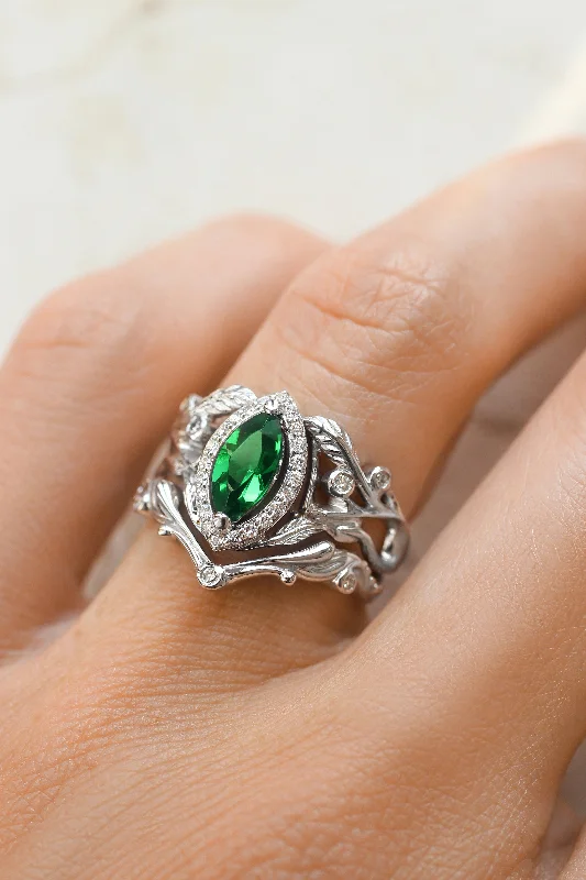 Bridal ring set with lab emerald and diamond halo / Callisto