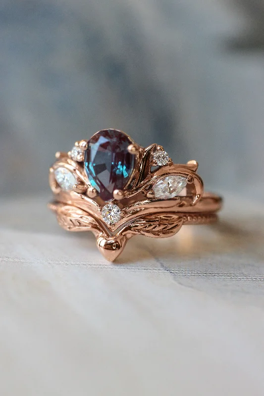 Bridal ring set with pear cut alexandrite / Swanlake