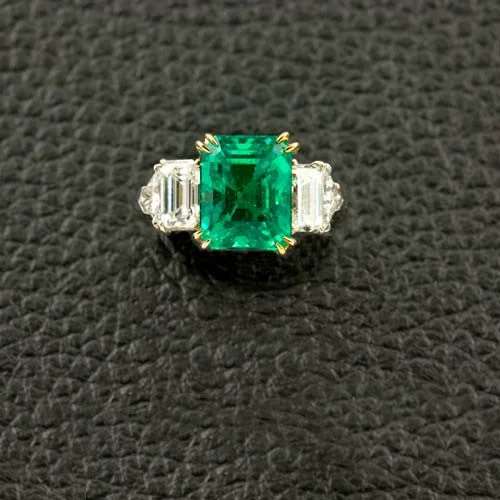 Emerald & Diamond Ring