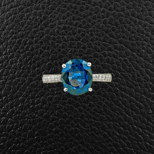 Oval Sapphire & Diamond Ring