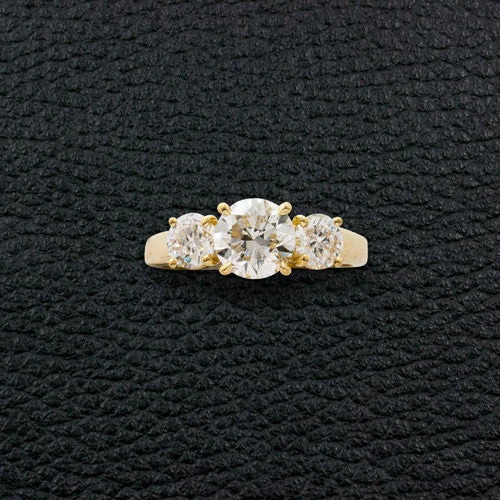 Three Diamond Ring in Yellow Gold