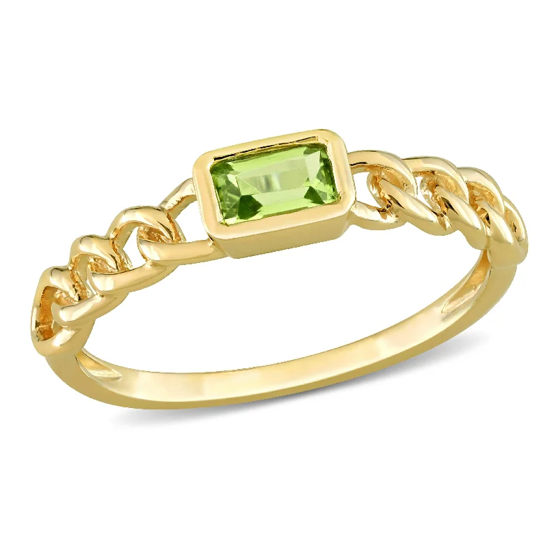 Miadora 1/3ct TGW Octagon-cut Peridot Interlocking Design Ring in 14k Yellow Gold