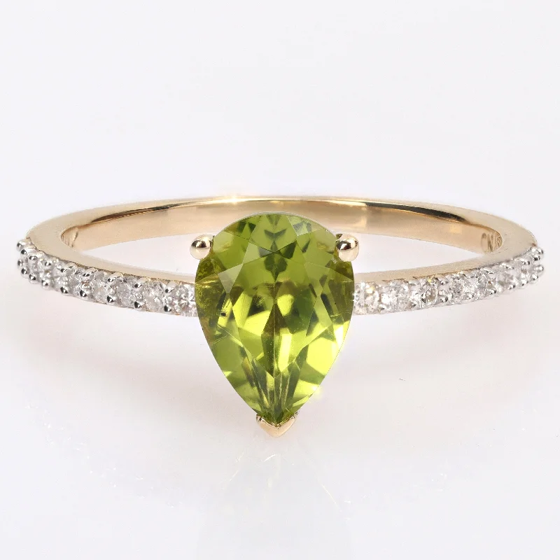 Miadora Pear-cut Peridot and 1/6ct TDW Diamond Teardrop Ring in 14k Yellow Gold