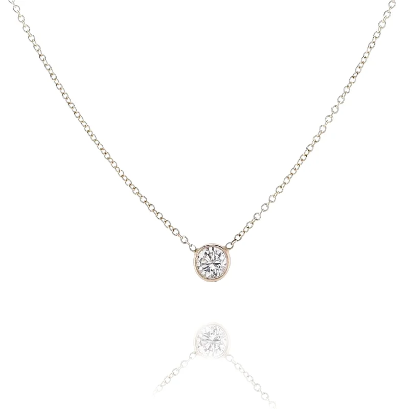 Estate 14k Yellow Gold Stationay Diamond Pendant Necklace