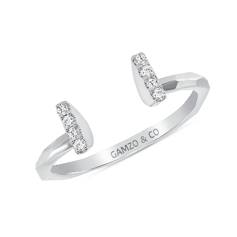 Round Cut Diamond Split Bar Ring